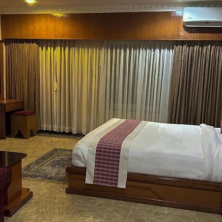 Hotel Earth Light Sauraha Chitwan Exterior foto